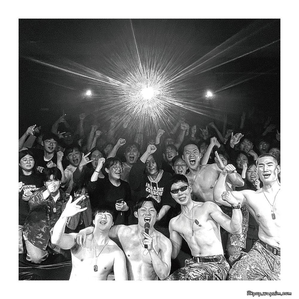 1000 Jinwoo - 장래희망 (Dream Job Live) cover art on Wallkpop
