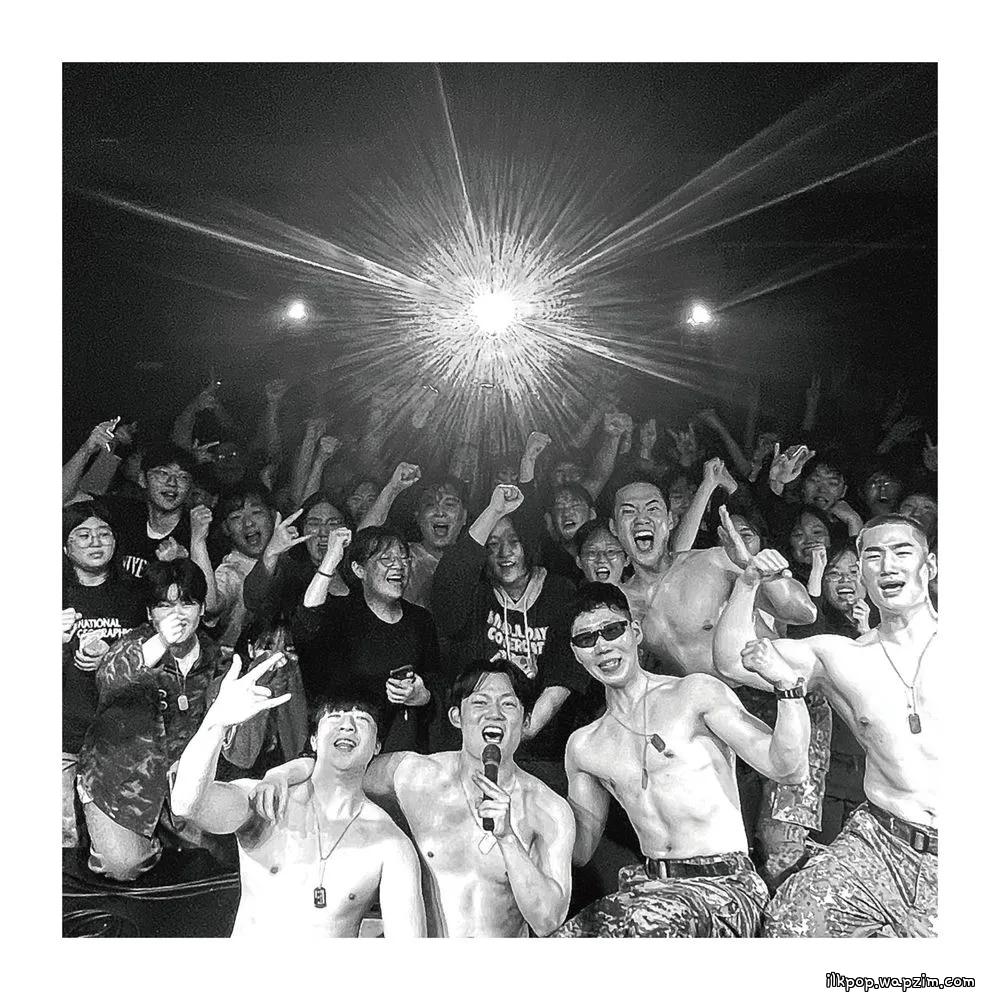 1000 Jinwoo - 스카 (Ska Live) cover art on Wallkpop