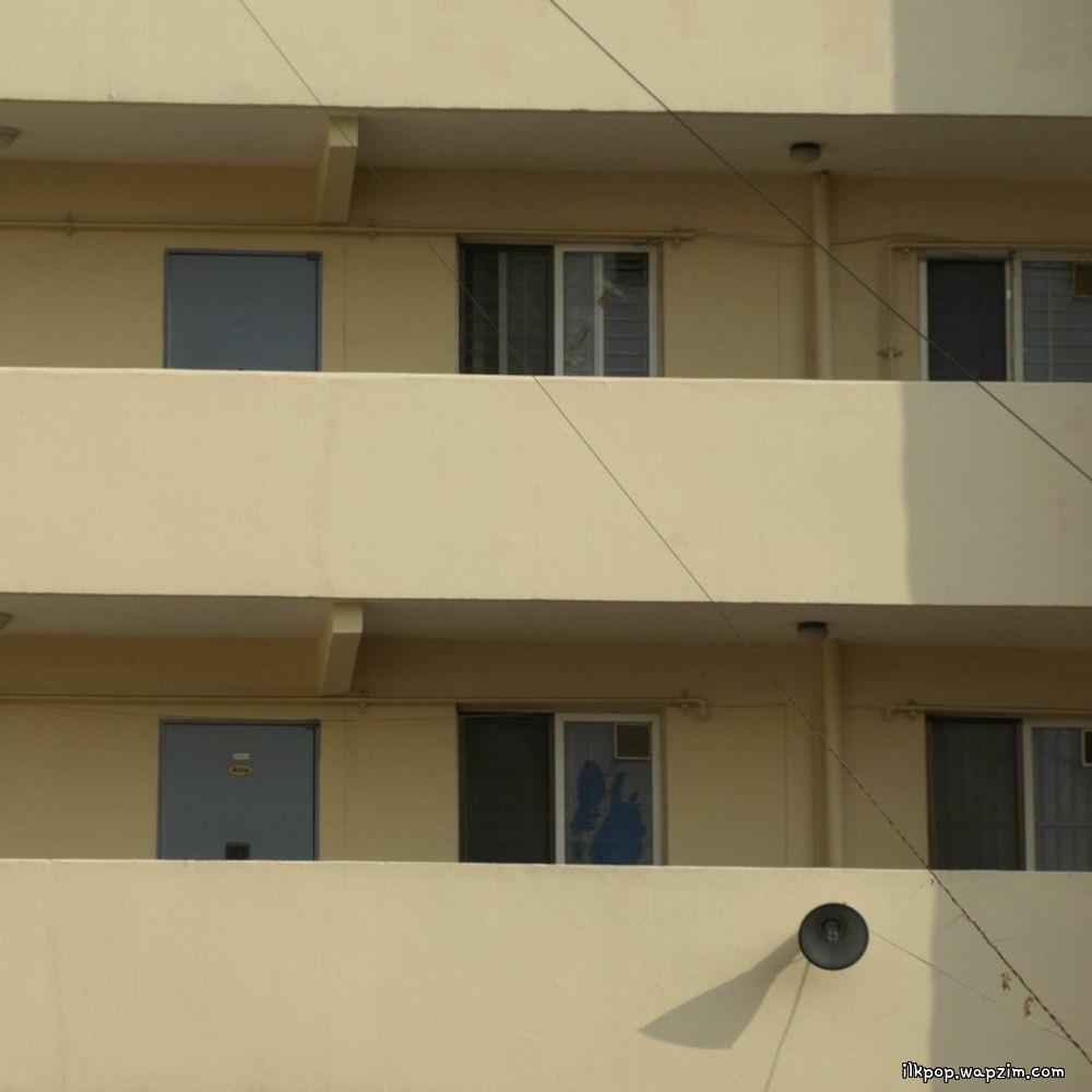 2danji - 공중 산책 (a public walk) cover art on Wallkpop