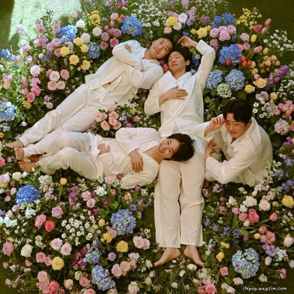 4 For - 내 친구의 결혼식 (My friend's wedding) cover art on Wallkpop