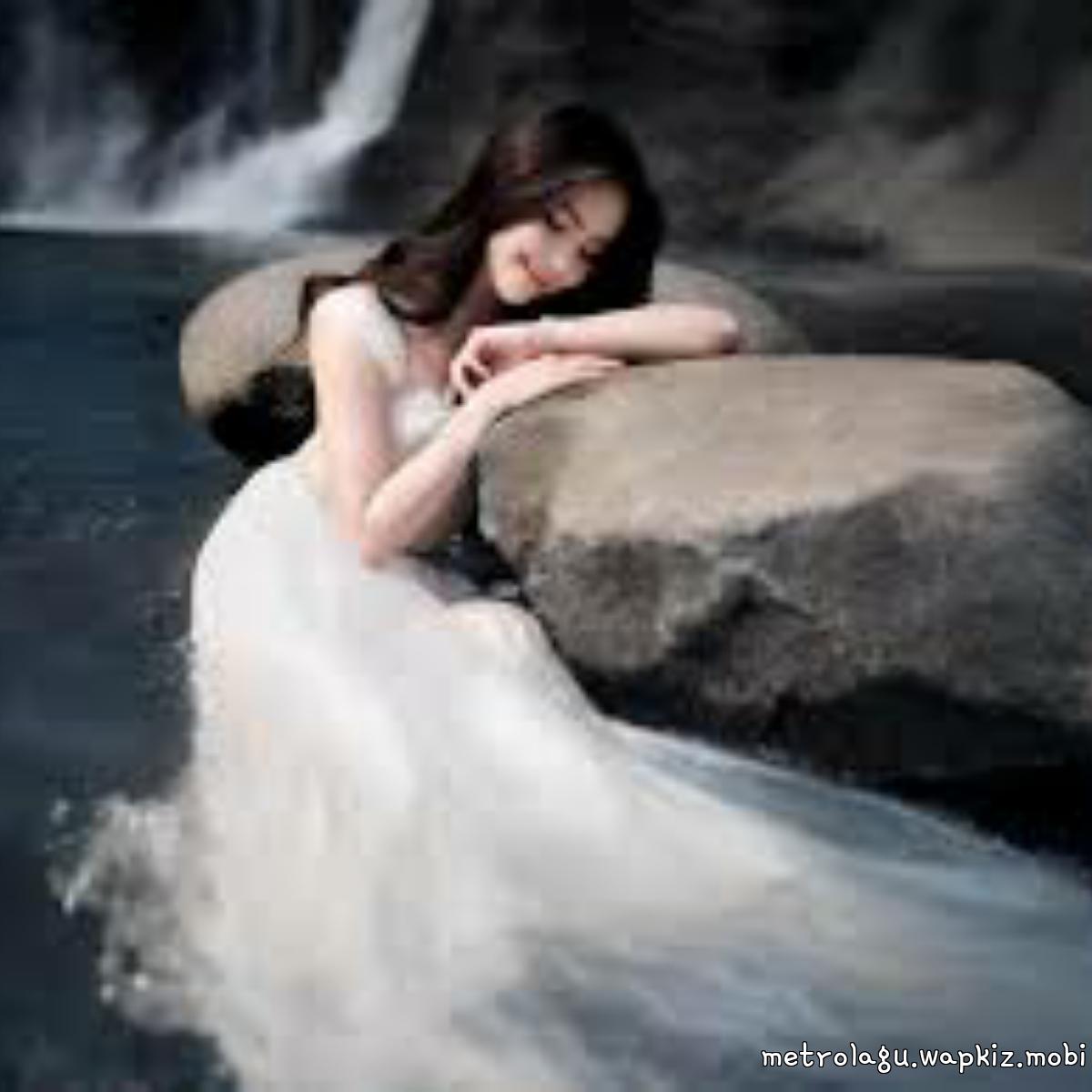 Agatha Chelsea - Nyaman cover art on Wallkpop