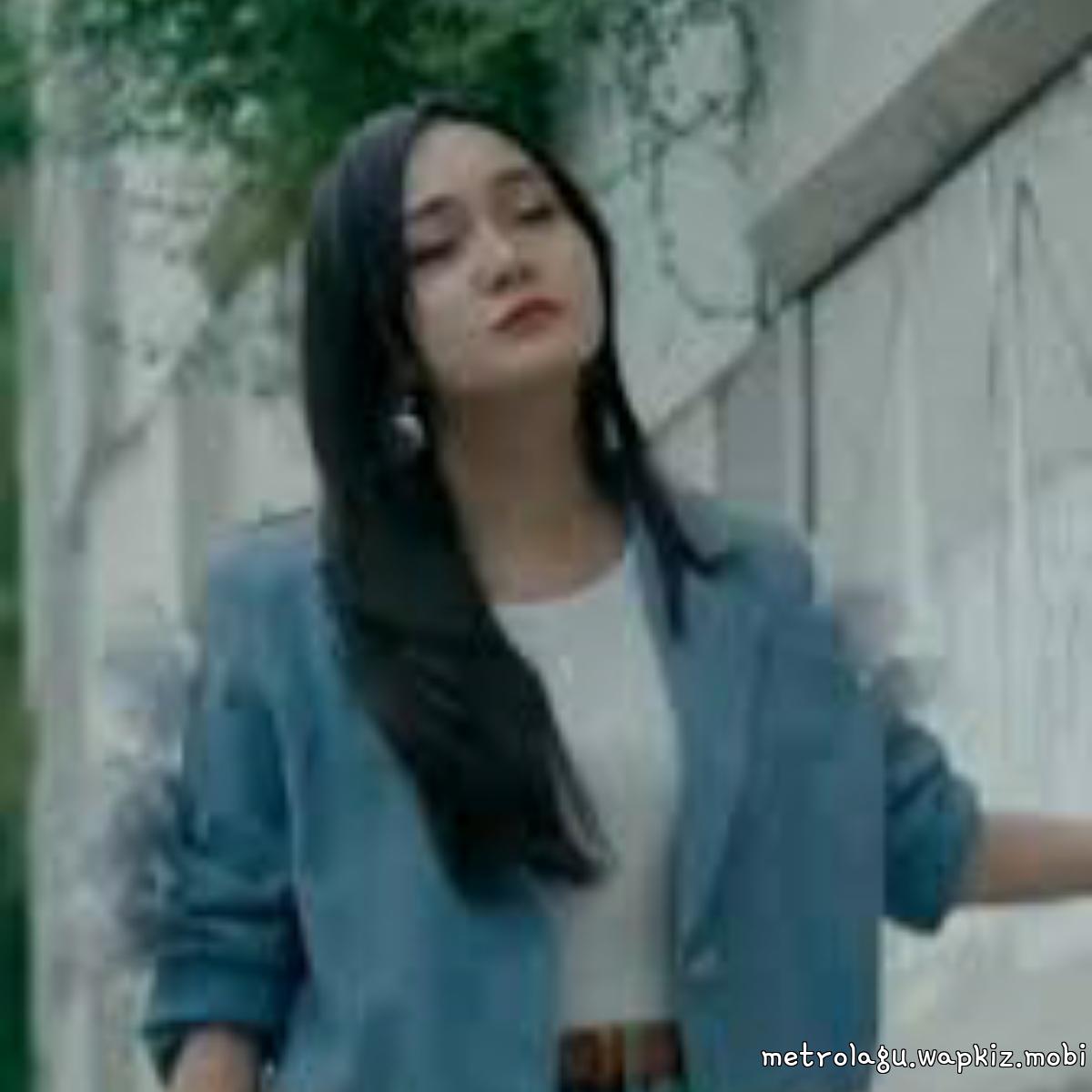 Aprilian Ft Fany Zee - Di Ujung Jalan Rindu cover art on Wallkpop