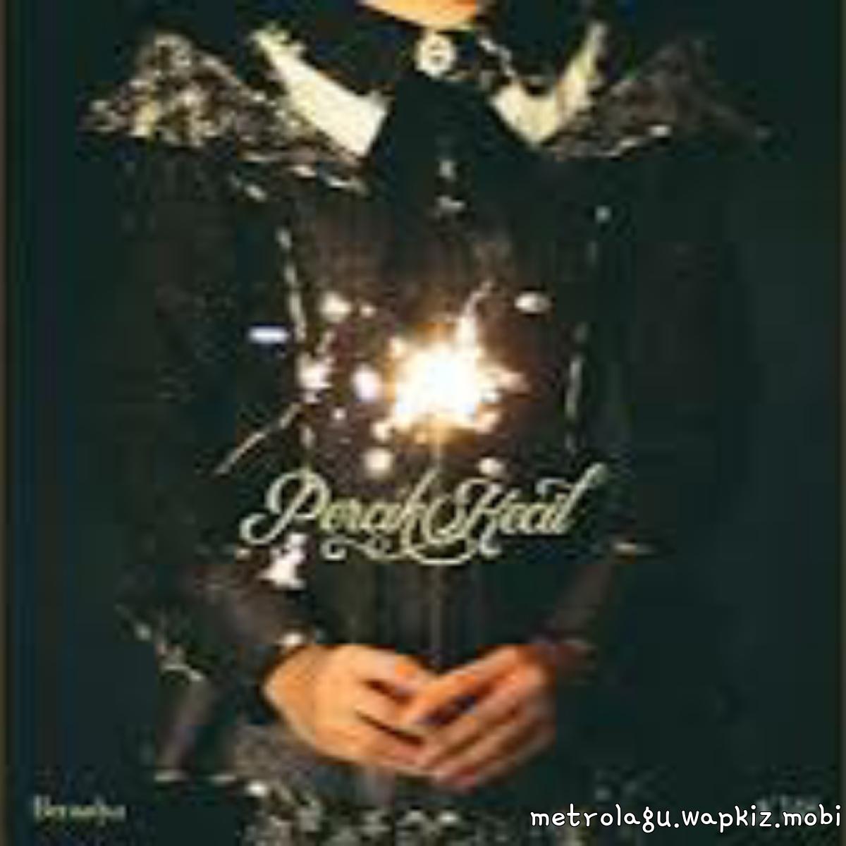 Bernadya, JKT48 - Percik Kecil cover art on Wallkpop