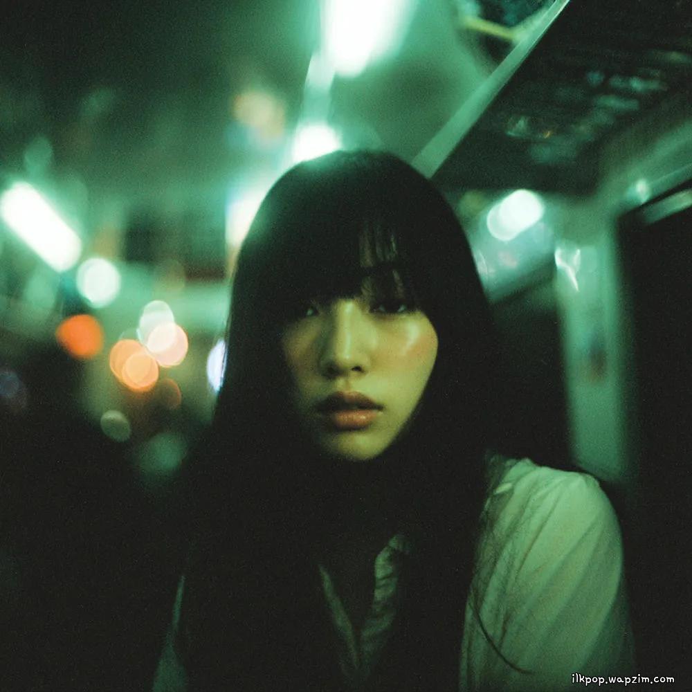 BESWEET - 시야 (VIEW) cover art on Wallkpop