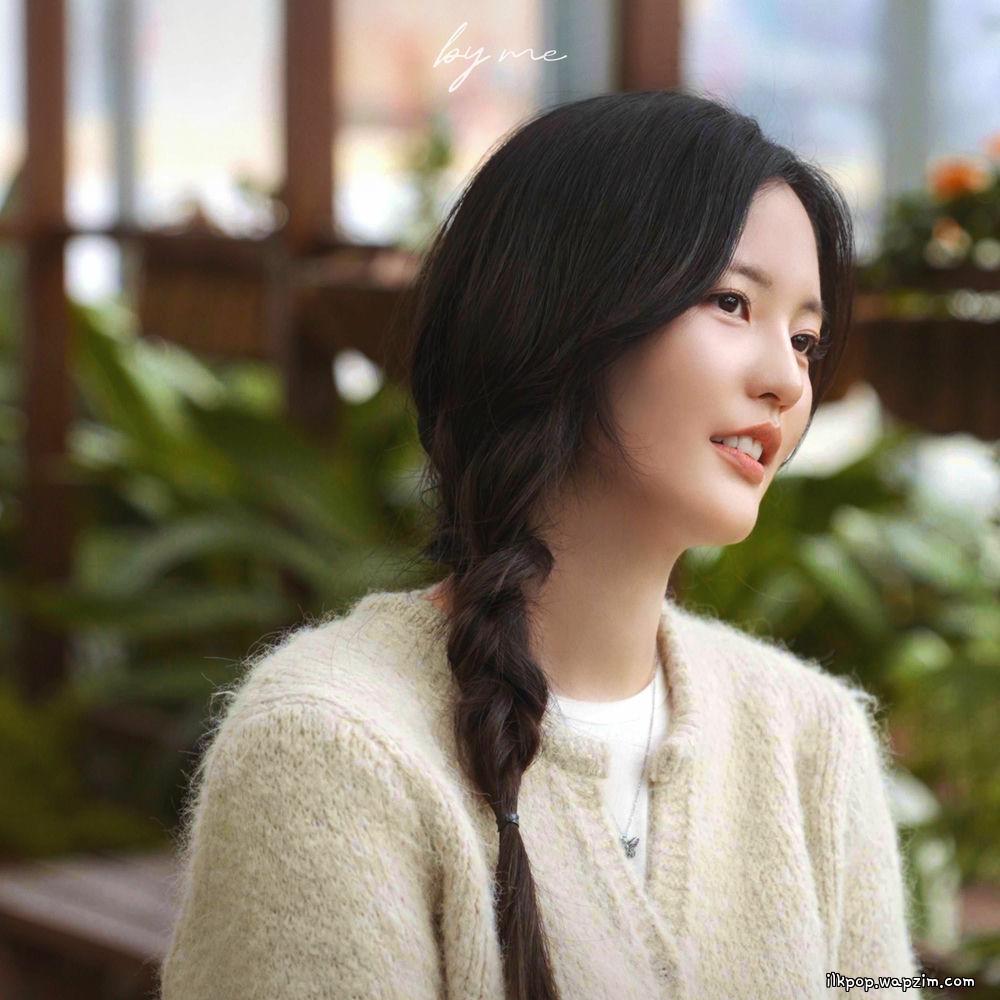 by me - 보이나요 (I LOVE YOU) cover art on Wallkpop