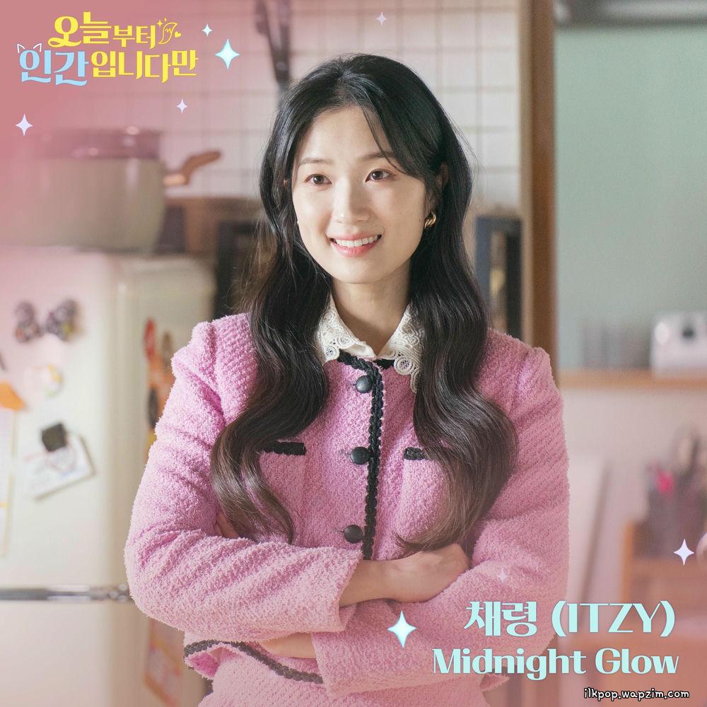 CHAERYEONG (ITZY) - Midnight Glow cover art on Wallkpop