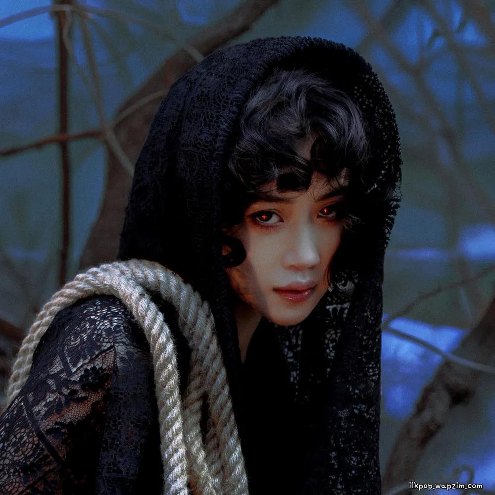 DeVita - Kyrie cover art on Wallkpop
