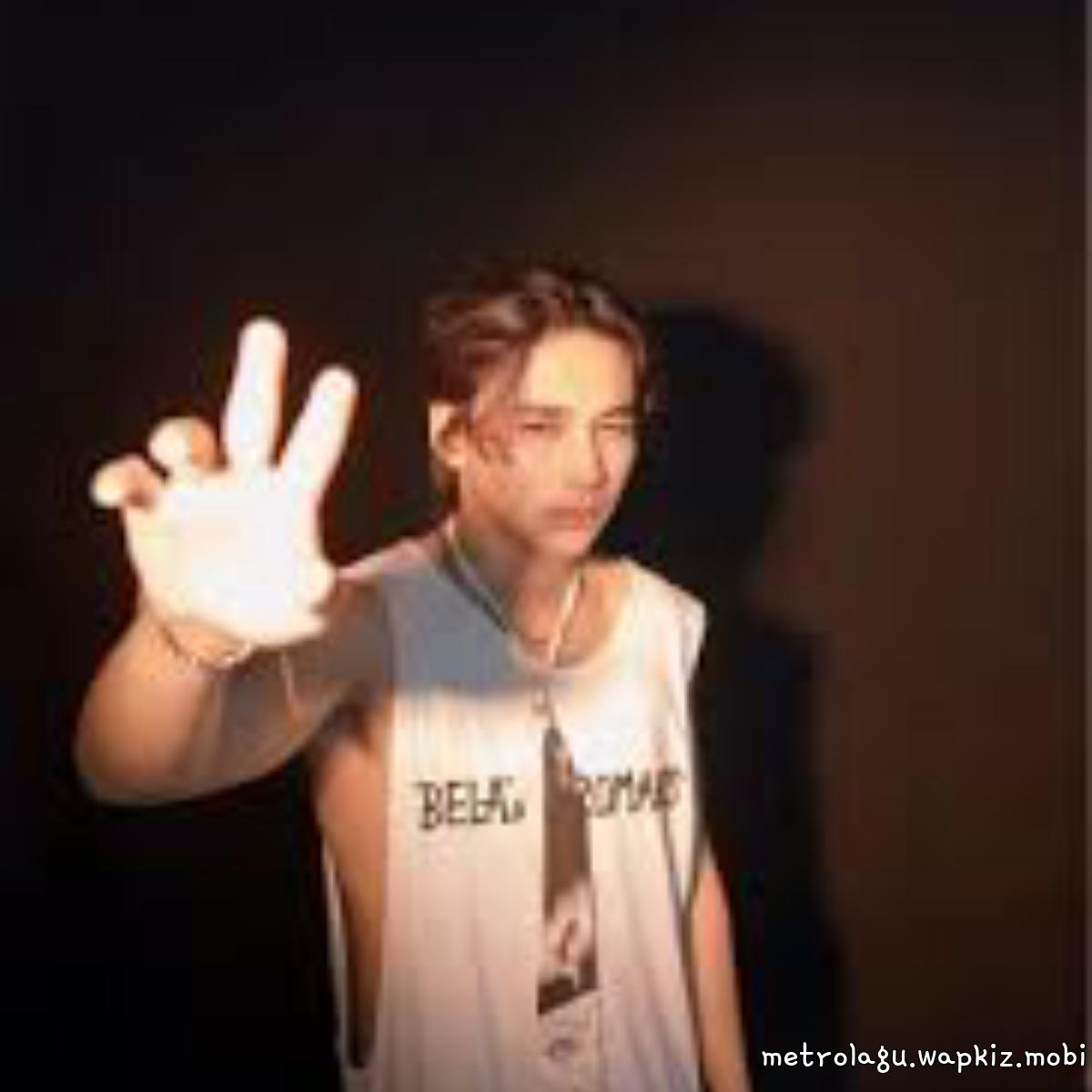 Ekhsan - Belajar Romantis cover art on Wallkpop