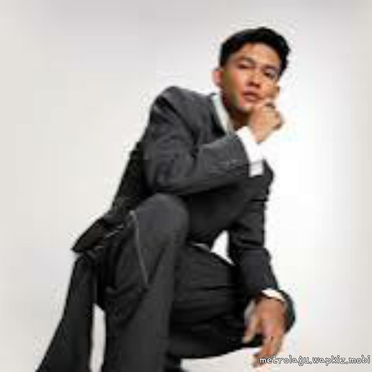 Fajar Noor - Tahta Hatiku cover art on Wallkpop