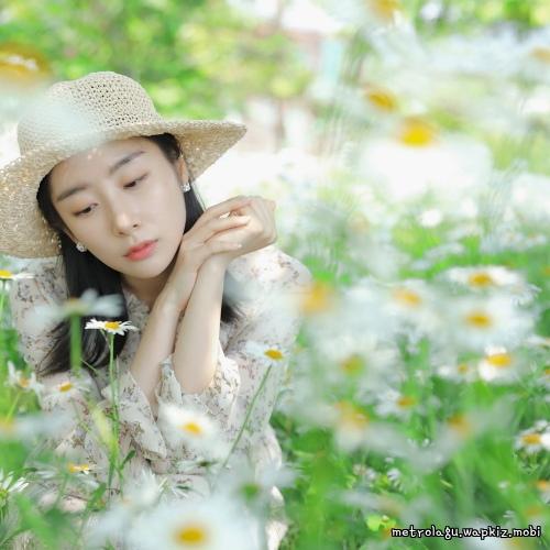 Gayoung - 너를 좋아해 내가 너를 좋아해 (I like you like you) cover art on Wallkpop