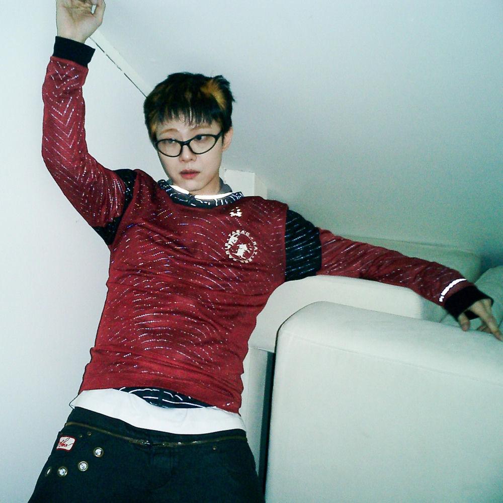 GIRIBOY - 묵비권 (No Comment) cover art on Wallkpop