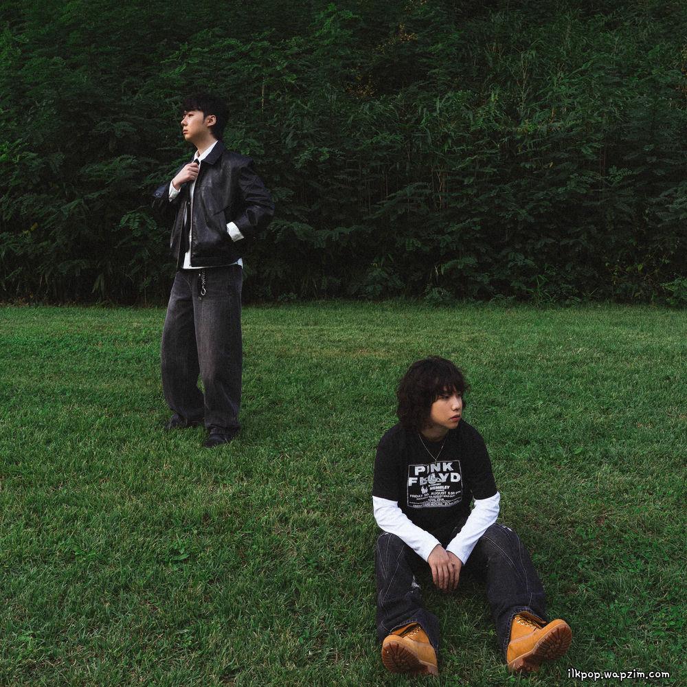 Hollow Young & J Way - 경유지 (Stopover) cover art on Wallkpop