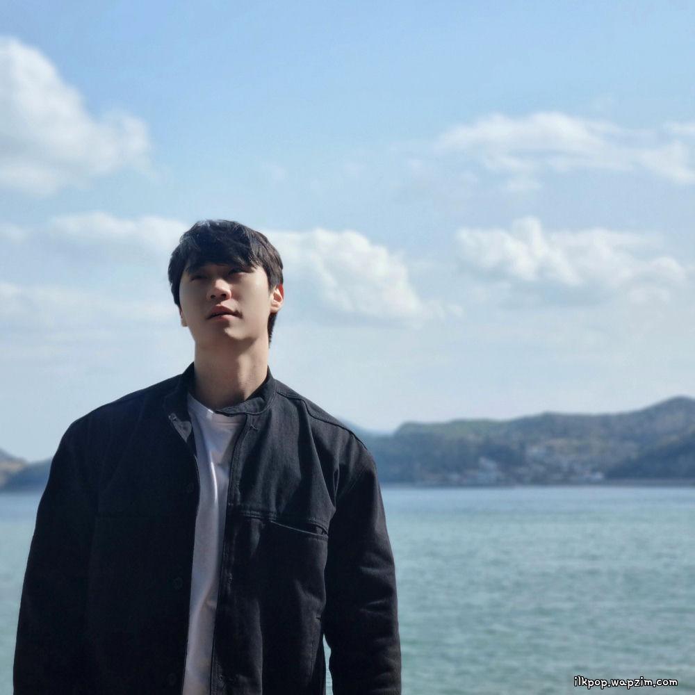 Jae Kyung - Fly away cover art on Wallkpop