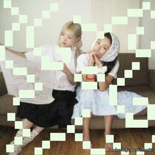 JISU & Sinae - i  L i K e  y O u ! cover art on Wallkpop