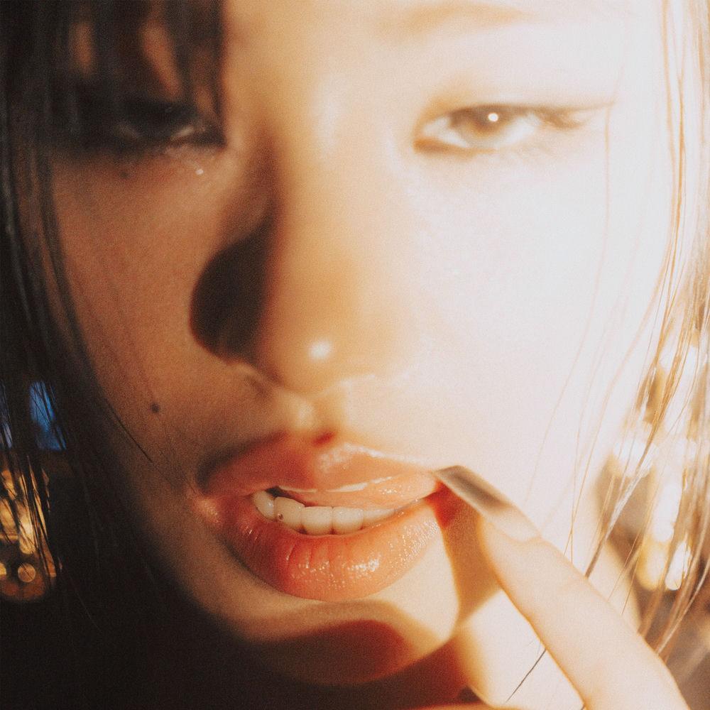 Kik5o - PARA PARA (Feat. AleXa) cover art on Wallkpop