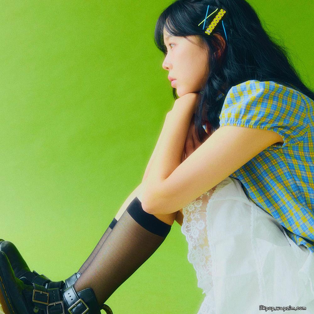 Kim Ahyun - 델피늄 (Delphinium) cover art on Wallkpop