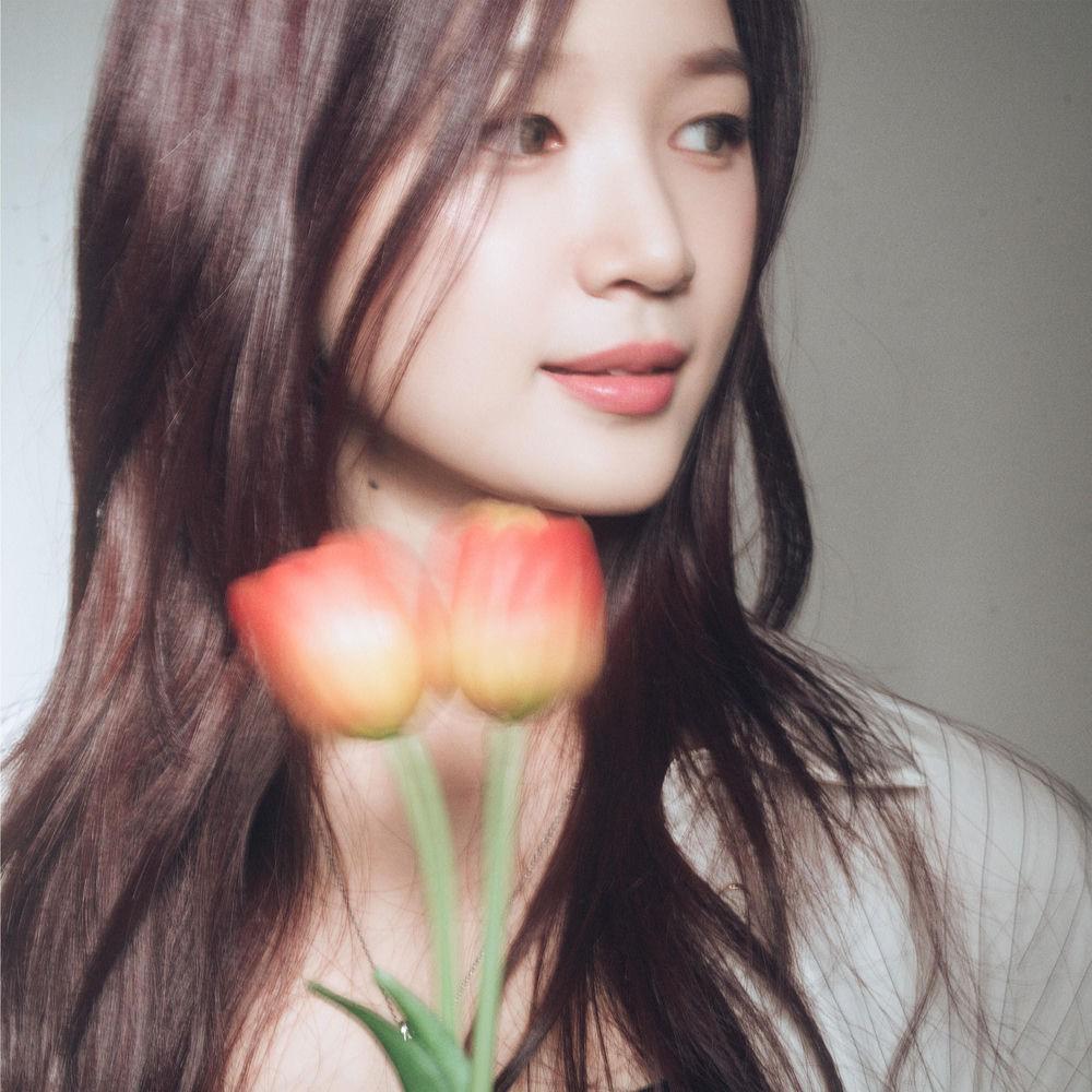 Kim Hye Rim - 어른의 꿈 (Dreaming Adult) cover art on Wallkpop