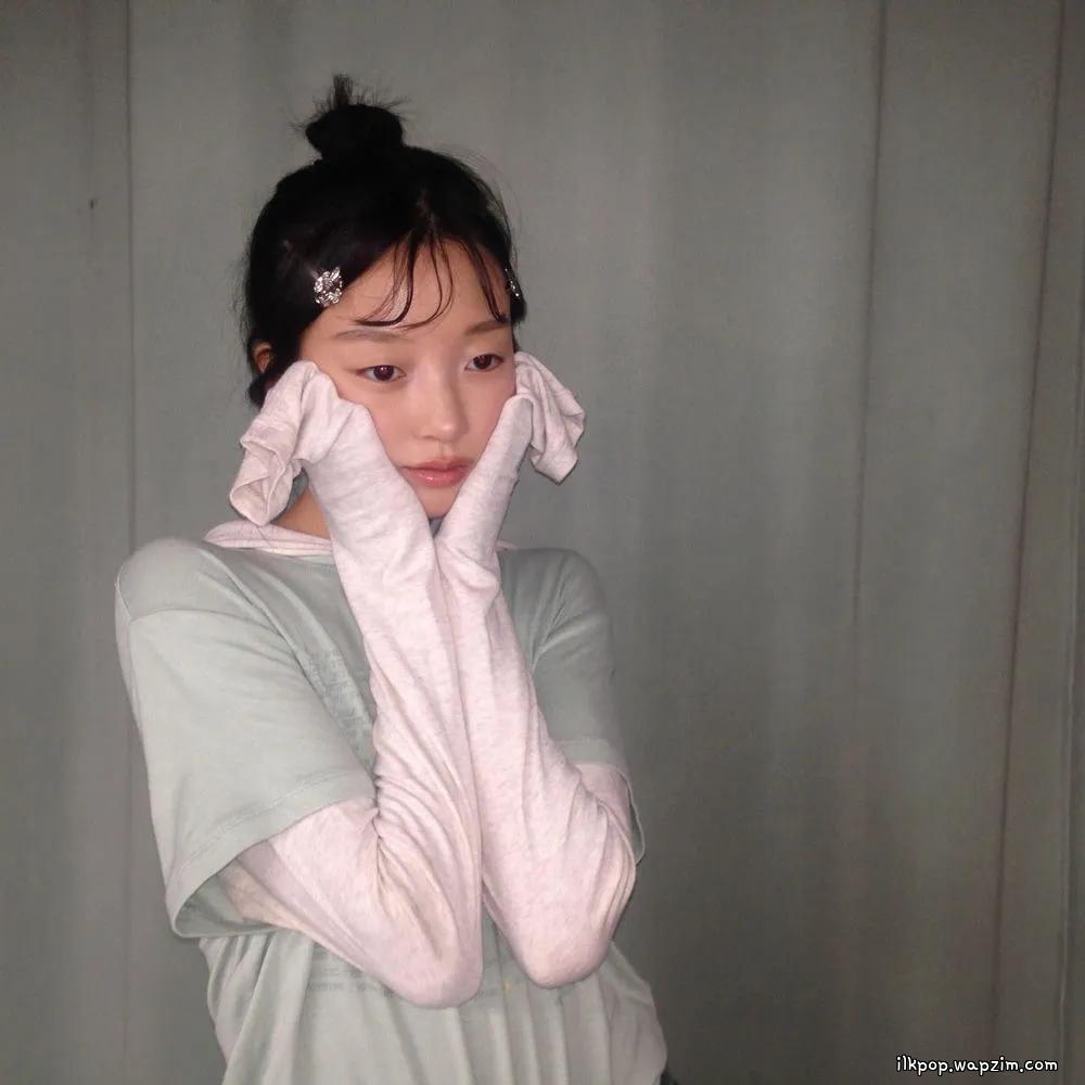 Kyurin - me, myself and cat cover art on Wallkpop