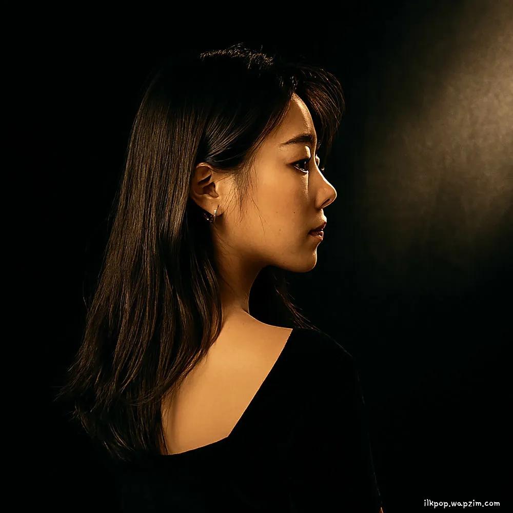 Lee Nuri - 거짓말의 온도 (Temperature of Lies) cover art on Wallkpop
