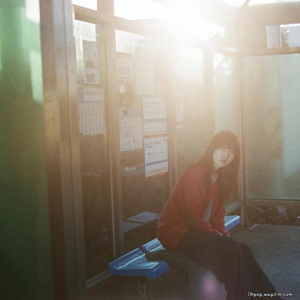 Lee Seol Ah - 몽류장 (Hypnagogia) cover art on Wallkpop