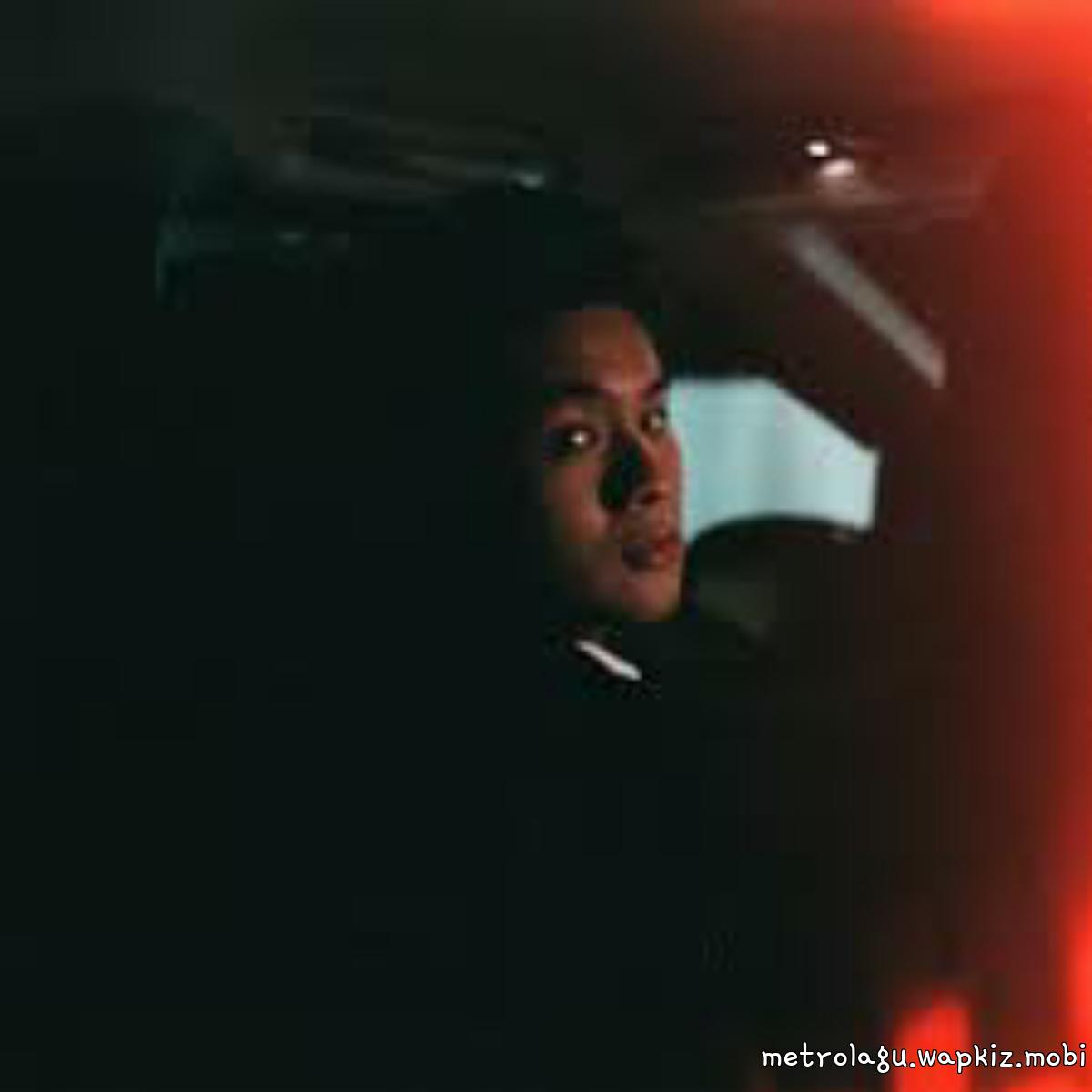 Liam Amadeo - Jarak Kritis cover art on Wallkpop
