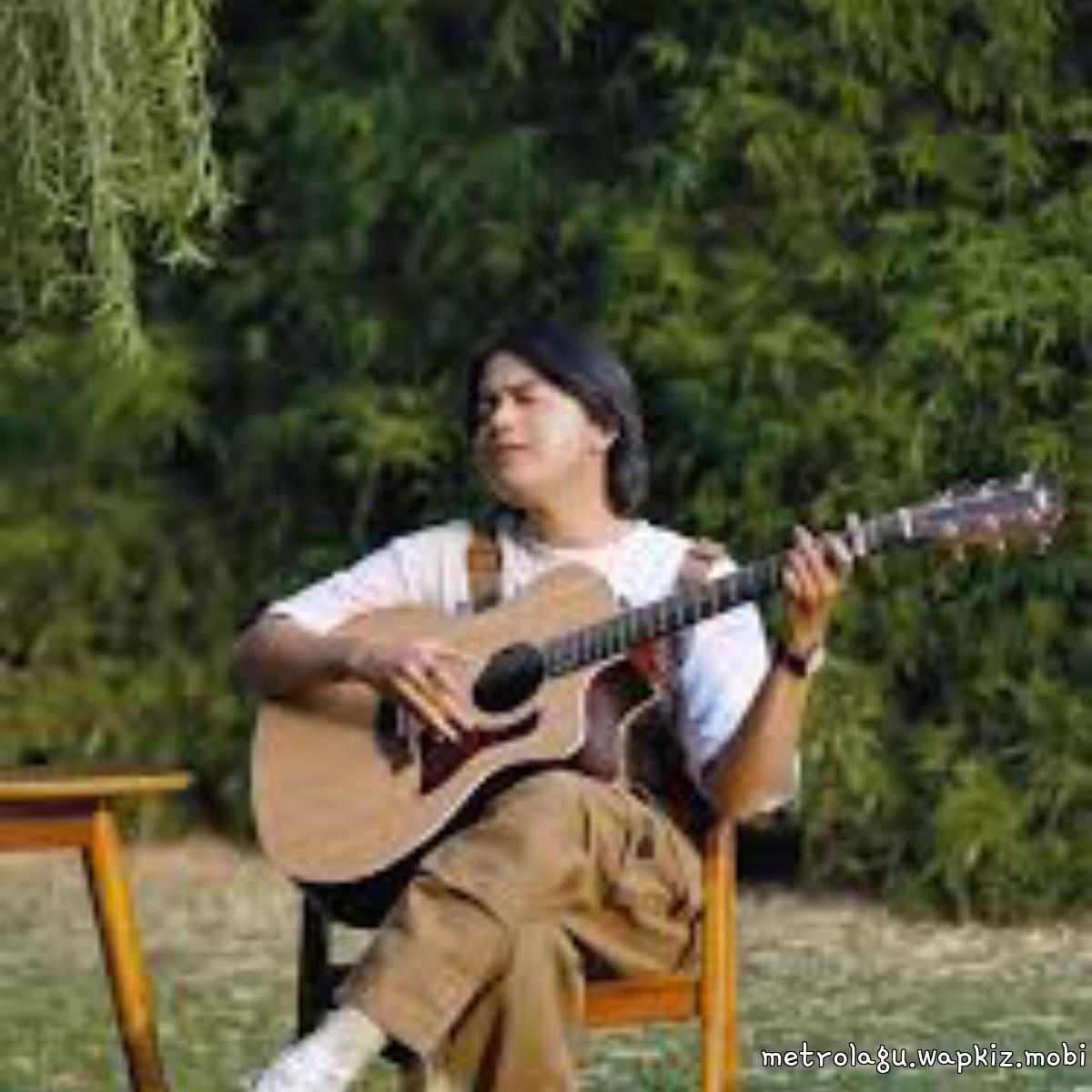 Maulana Ardiansyah - Dermaga Biru cover art on Wallkpop