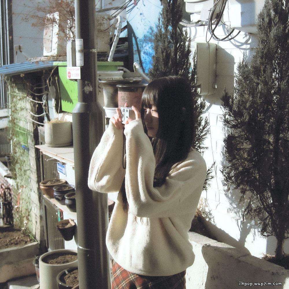 Minseo Jung - 사람사이 (Between Us) cover art on Wallkpop