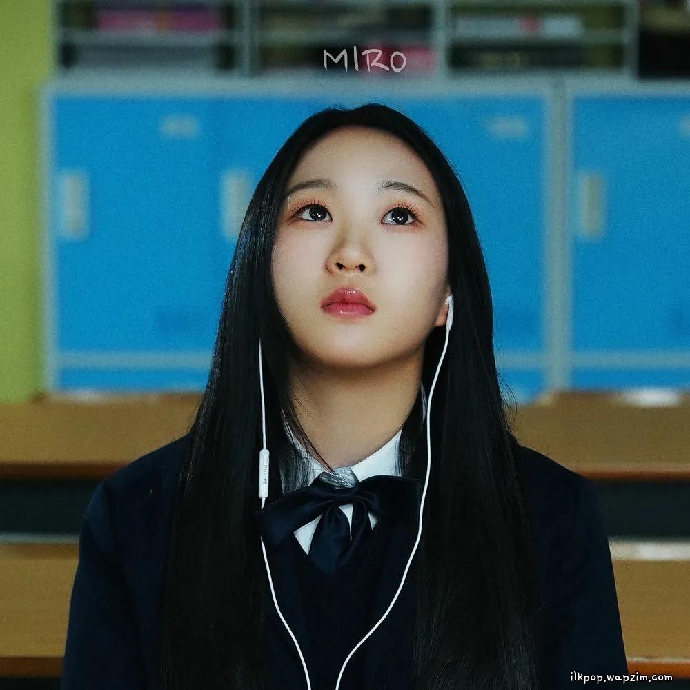 MINSEO - 미로 (Miro) (Prod. by Vision Room) cover art on Wallkpop