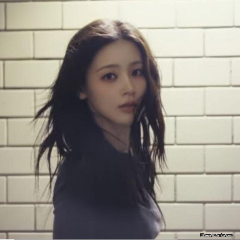Miyeon (idle) - Say My Name cover art on Wallkpop