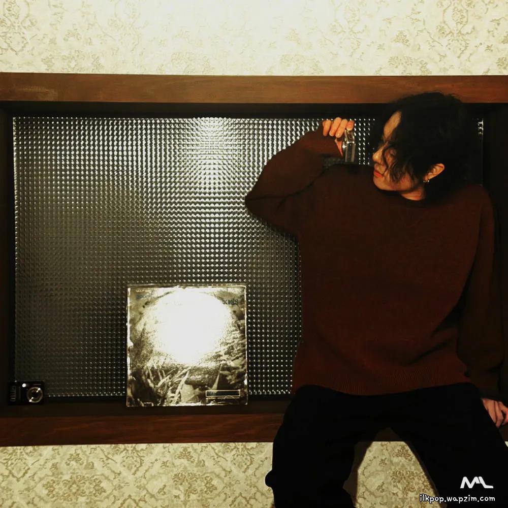 MOONLIGHT - DFL (Die for Love) cover art on Wallkpop