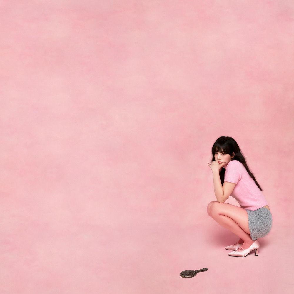 MRCH - 다큐멘터리 (documentary) cover art on Wallkpop