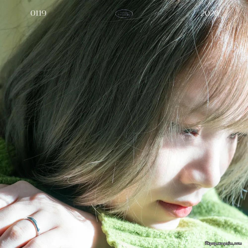 NANA - 닮아있는 너 (Reflection of you) cover art on Wallkpop