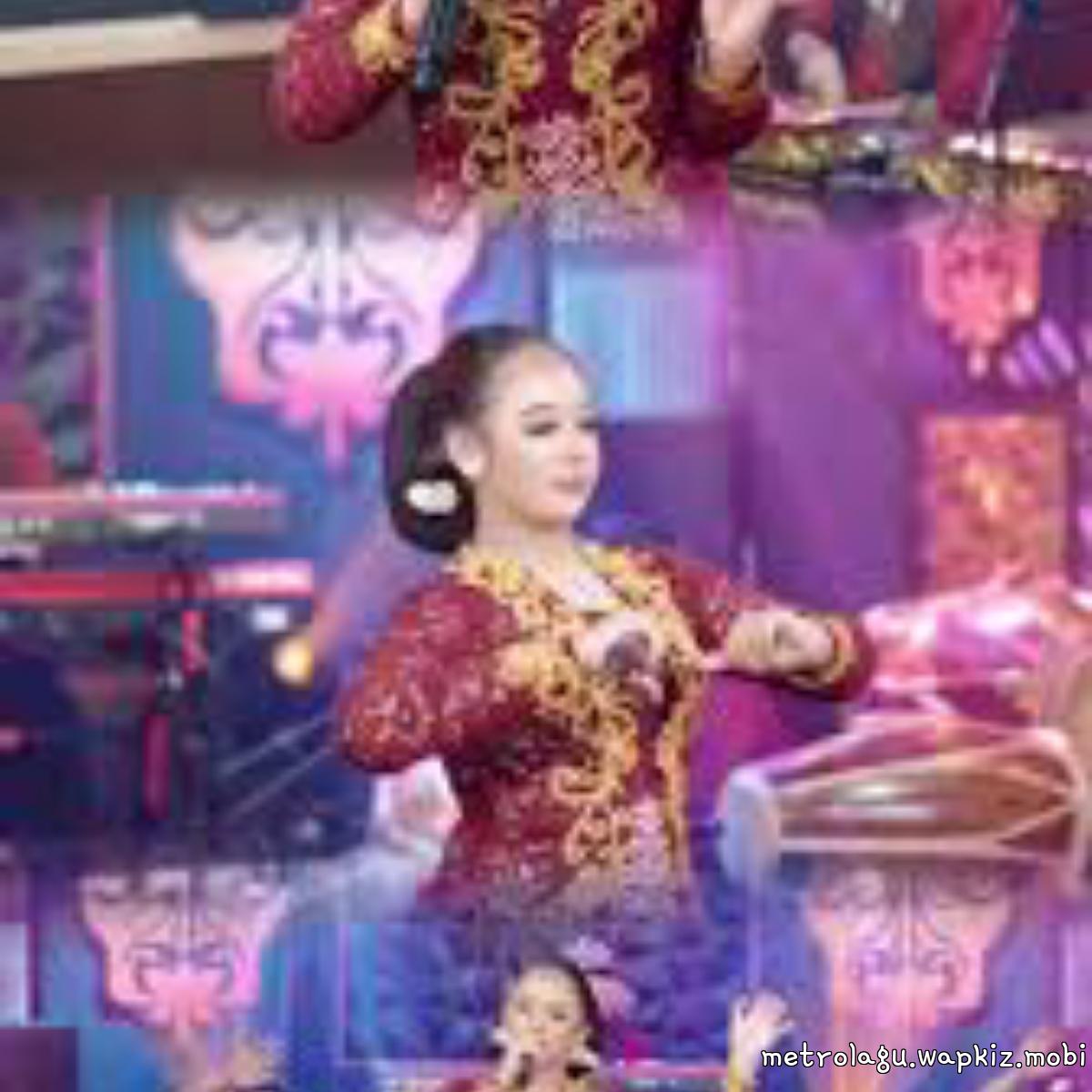 Niken Salindry - Cinta Membawa Derita cover art on Wallkpop