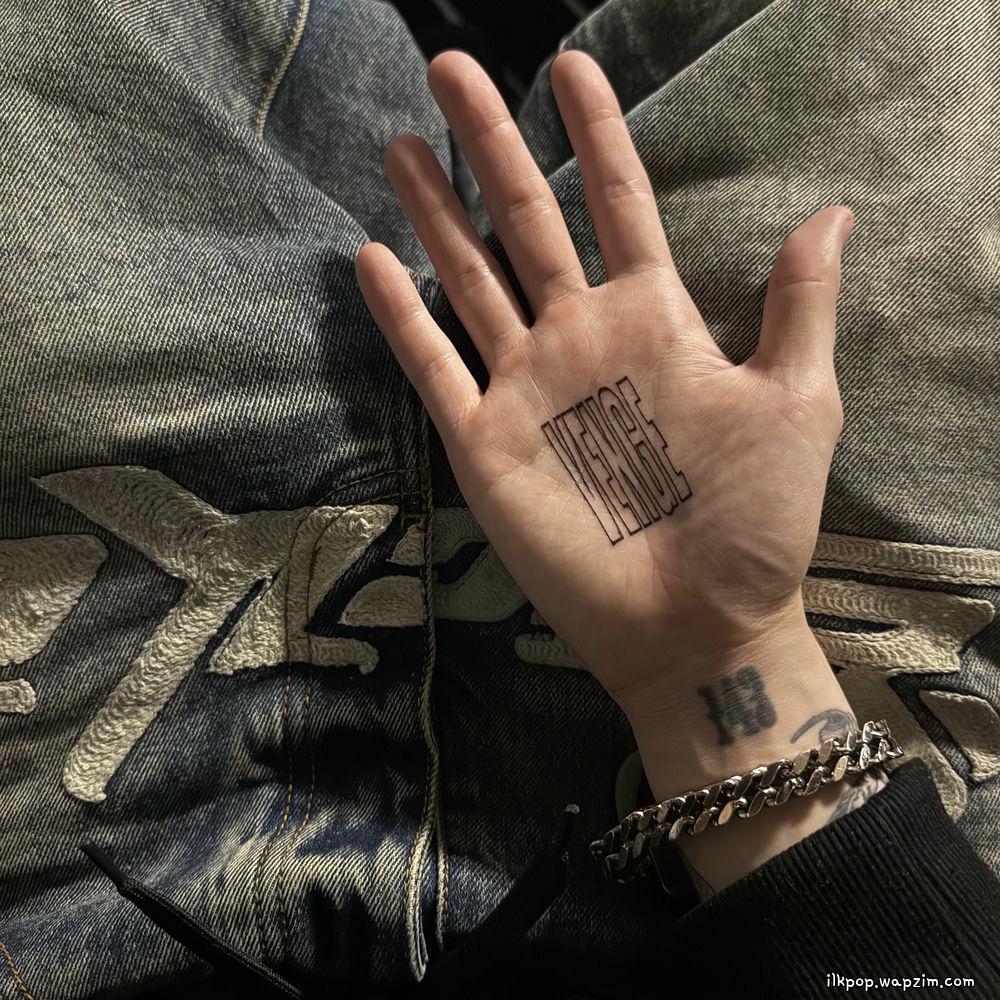 Rei - Get up cover art on Wallkpop