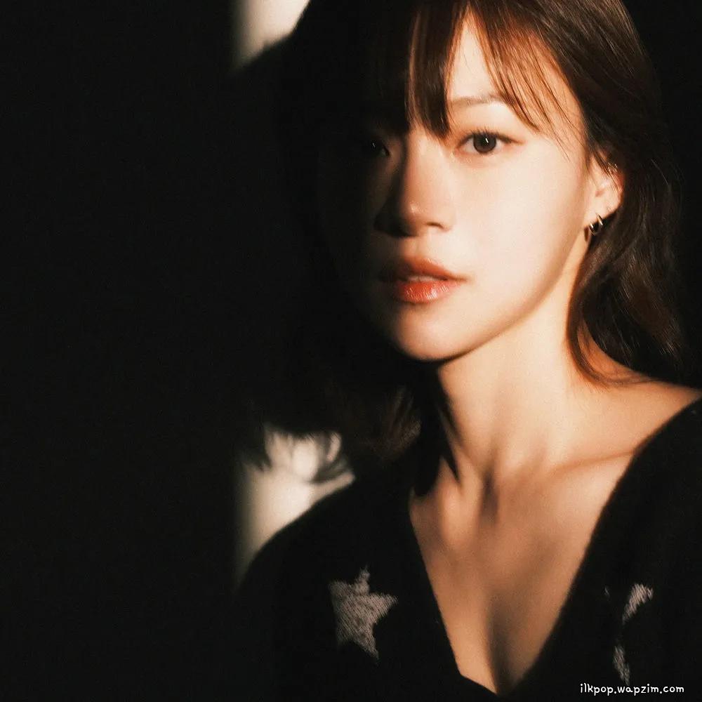 ROO - 난 따라가 (Drawn to You) cover art on Wallkpop