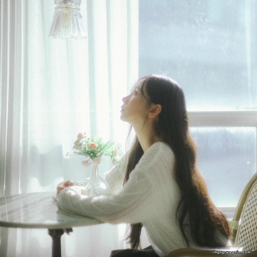 Seung Hee - 사랑이 아닌 사랑에 우린 남이 되었어 (Not Love) cover art on Wallkpop