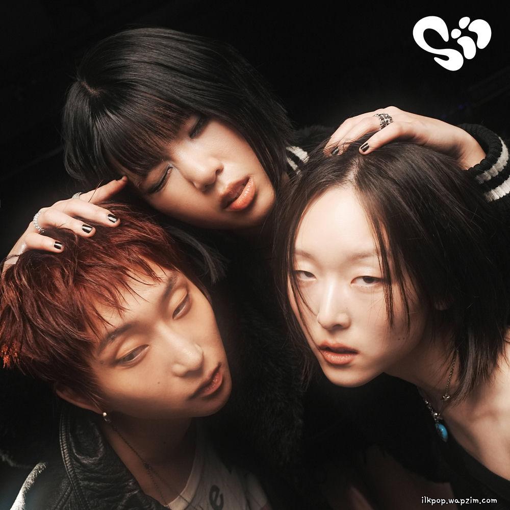 Sii - Eyes On Me cover art on Wallkpop