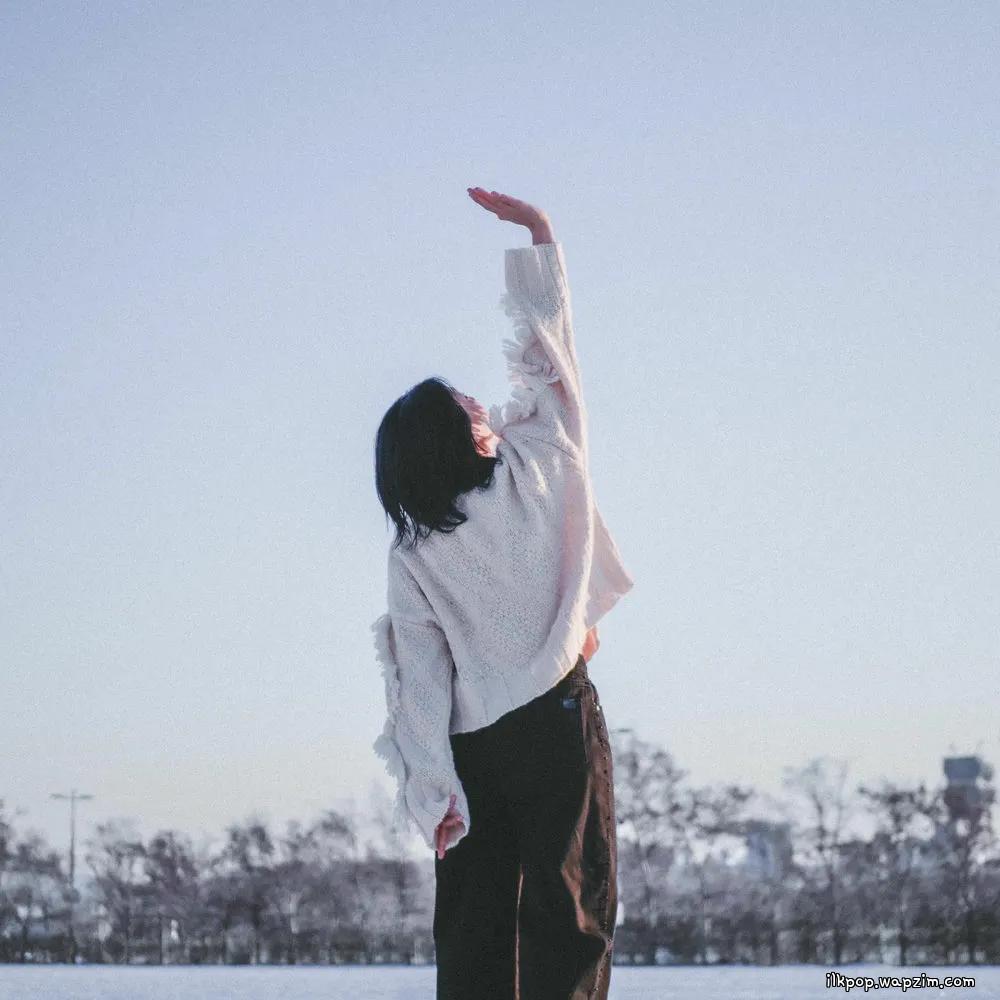 Son Yeji - 영원이 된다 해도 (Unmade Eternal) cover art on Wallkpop