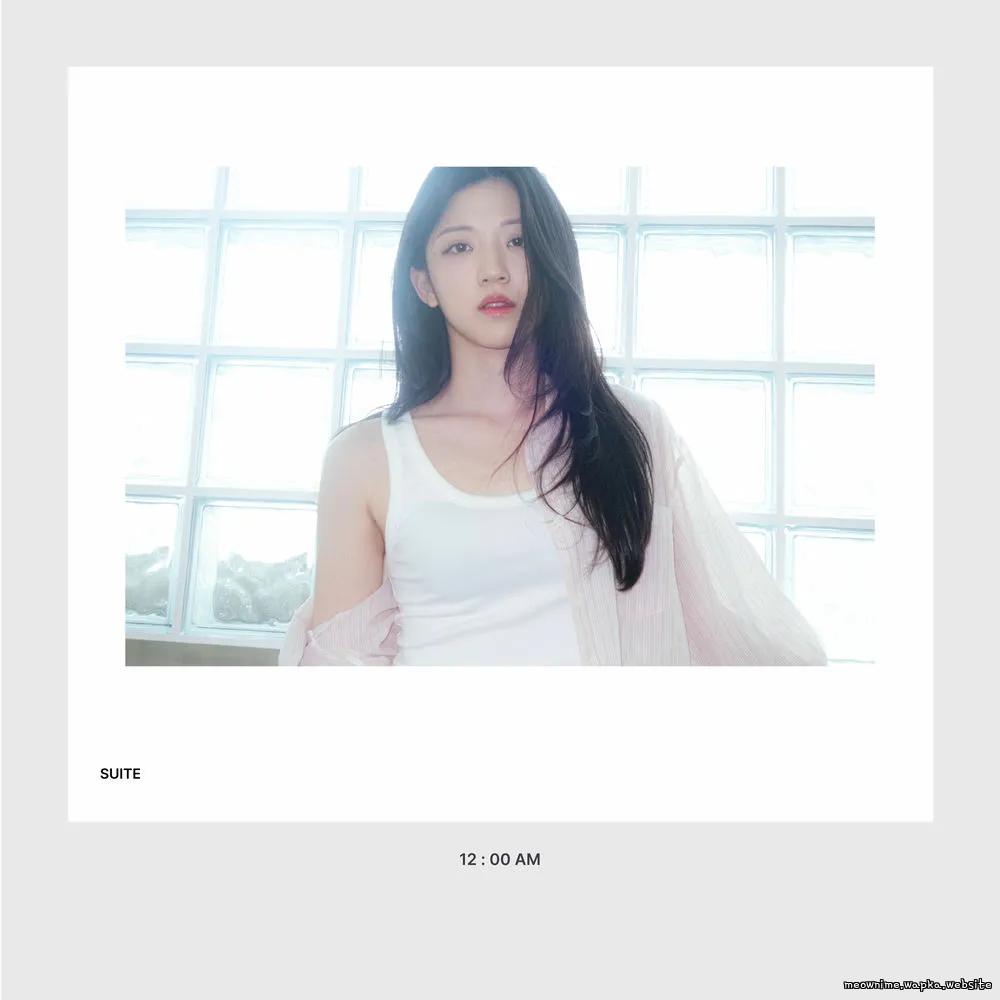 Suite - 12시 (12 Hours) cover art on Wallkpop