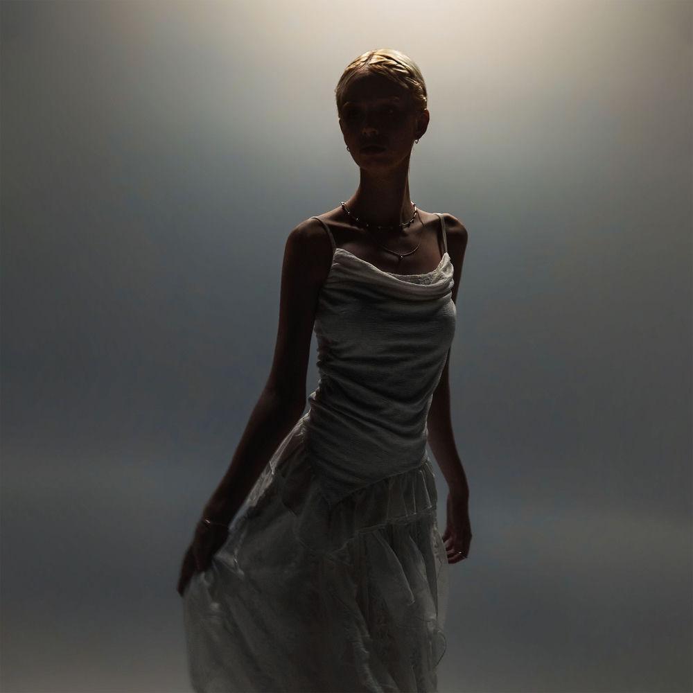 Yang Da Il - 그녀 (Her) cover art on Wallkpop