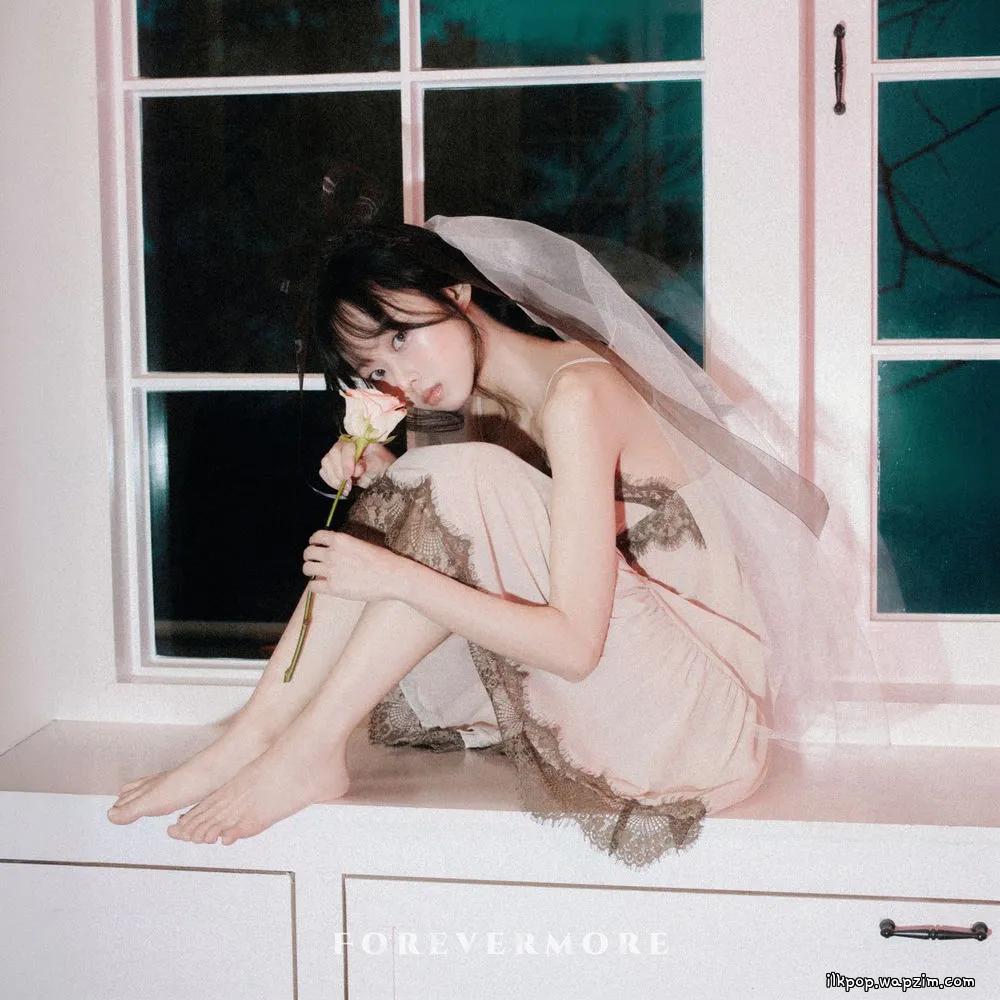 Yunsae - Forevermore cover art on Wallkpop